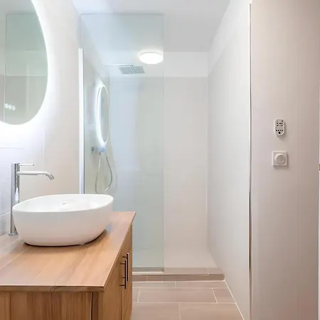 Apartment Cozy Plein Centre, Proche Gare/plage *